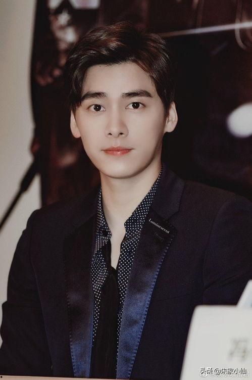 娱乐吃瓜李小璐是谁呀,李小璐的星光历程与争议风云